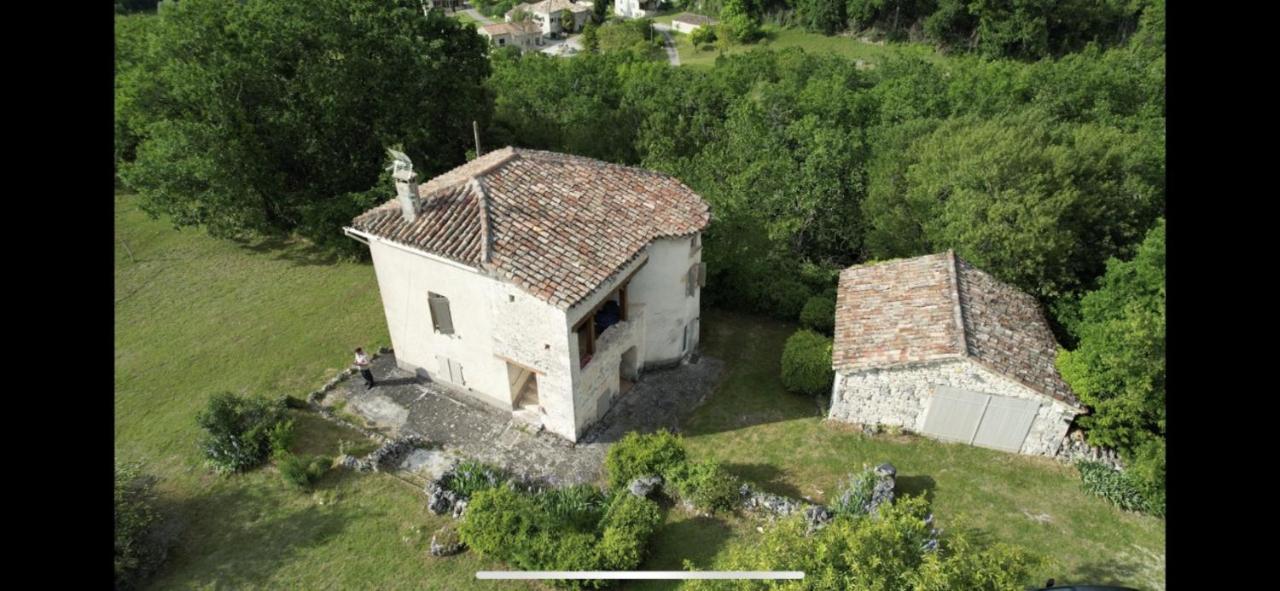 Villa Calme Et Tranquillite Pern Exterior foto